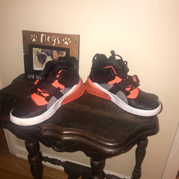 Nike Shoes - Nike Air Force 270.